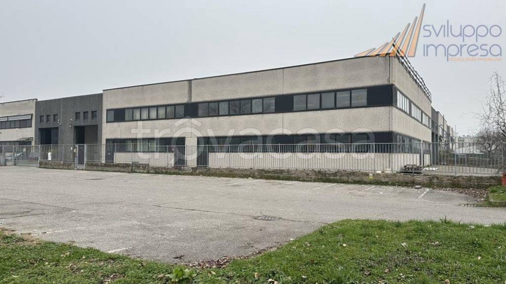 locale commerciale in affitto a Cinisello Balsamo