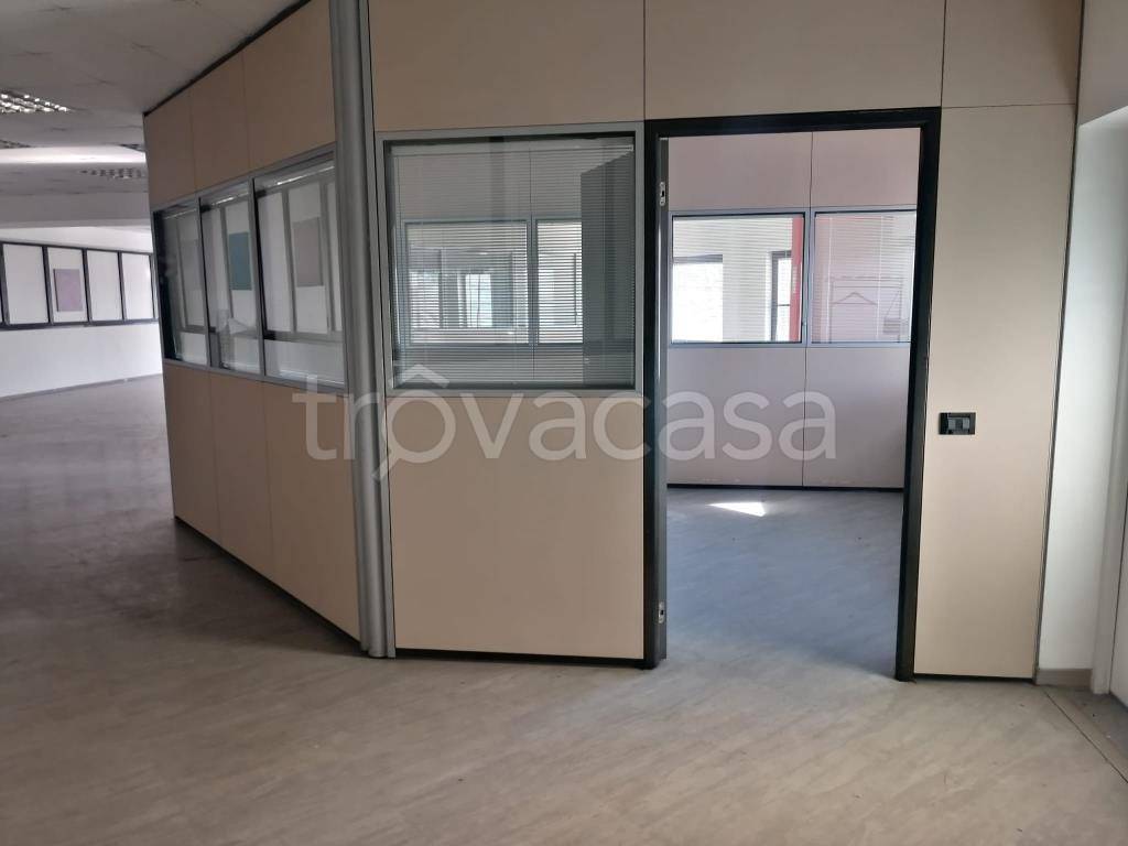 ufficio in affitto a Cinisello Balsamo in zona Bettola