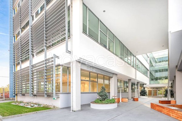 locale commerciale in affitto a Cinisello Balsamo in zona Bettola