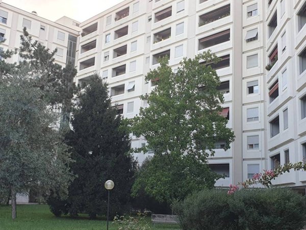 appartamento in affitto a Cinisello Balsamo in zona Campo dei Fiori