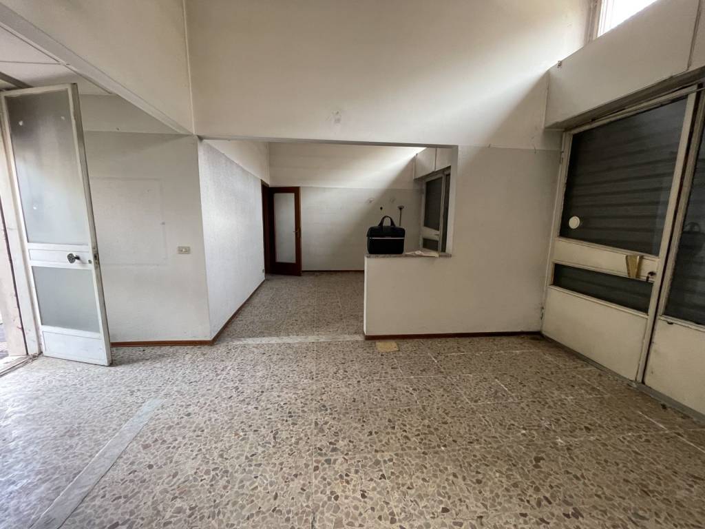 negozio in affitto a Cinisello Balsamo
