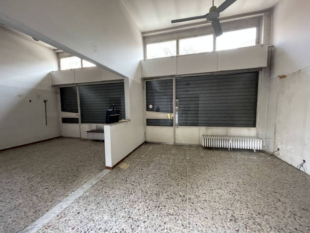 negozio in affitto a Cinisello Balsamo