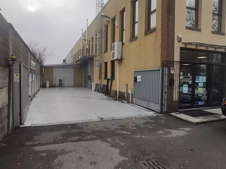 negozio in affitto a Cinisello Balsamo