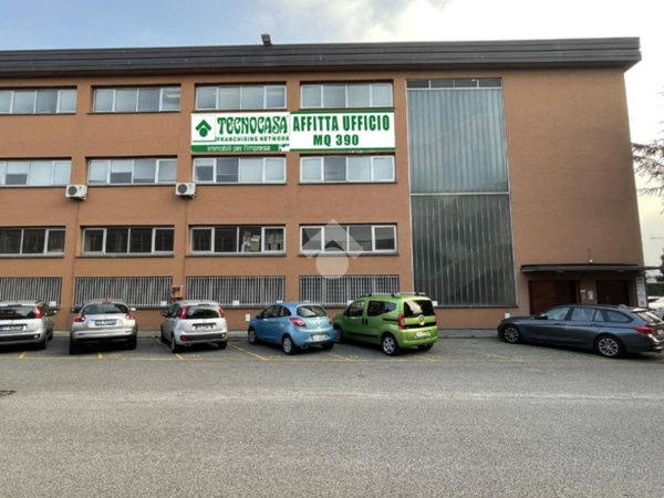 ufficio in affitto a Cinisello Balsamo in zona Robecco