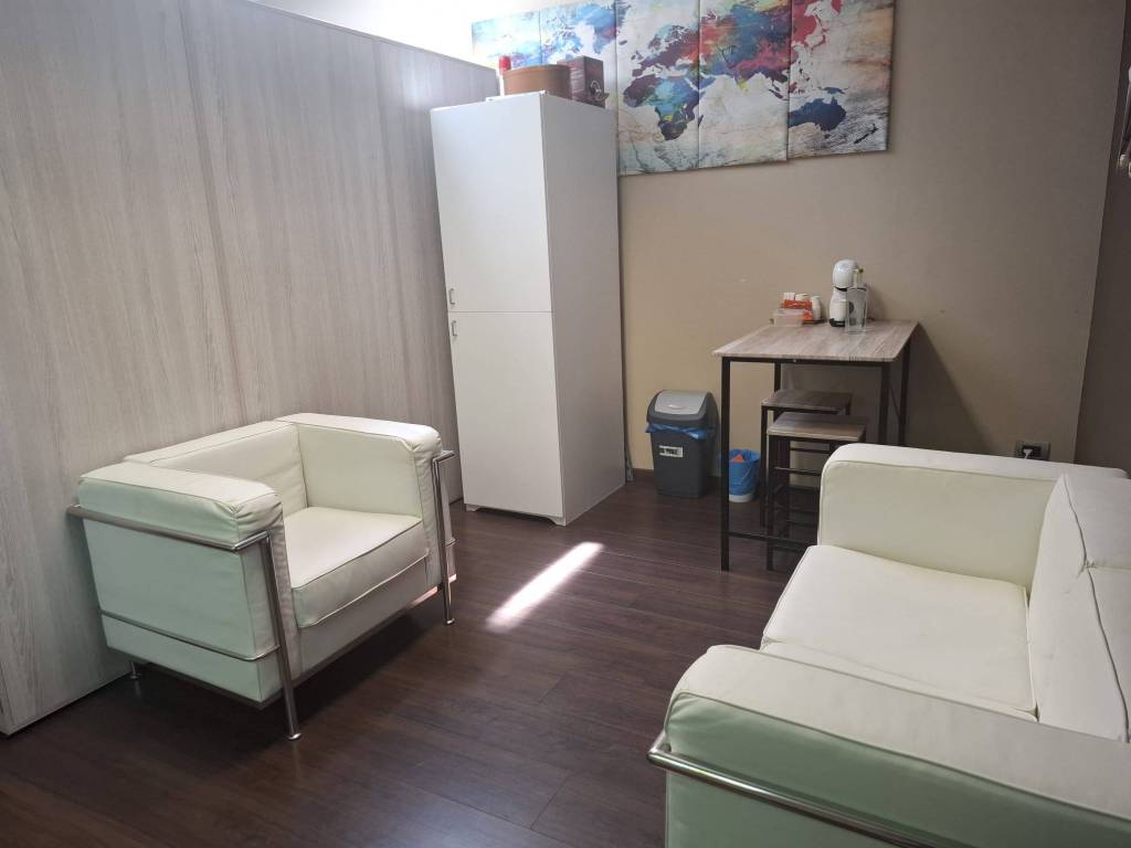 locale commerciale in affitto a Cinisello Balsamo in zona Robecco