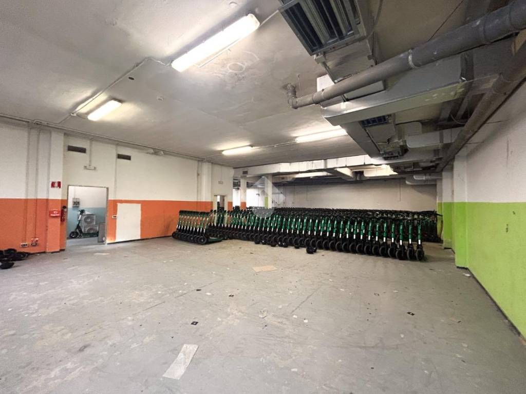 locale commerciale in affitto a Cinisello Balsamo