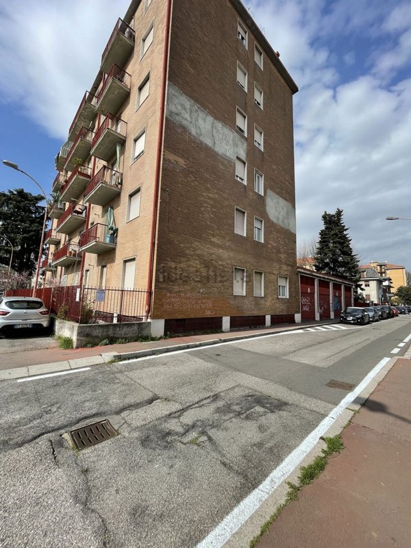 negozio in affitto a Cinisello Balsamo