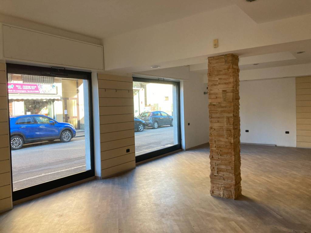 negozio in affitto a Cinisello Balsamo