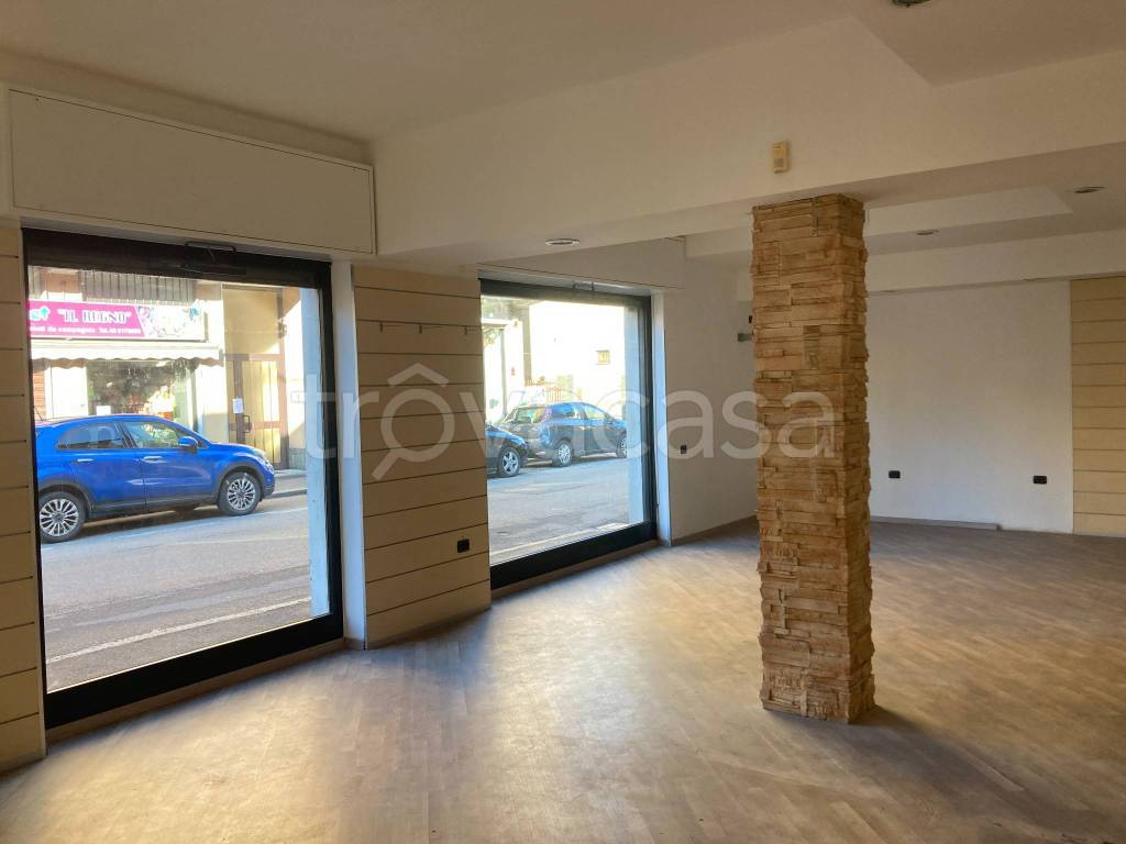 negozio in affitto a Cinisello Balsamo