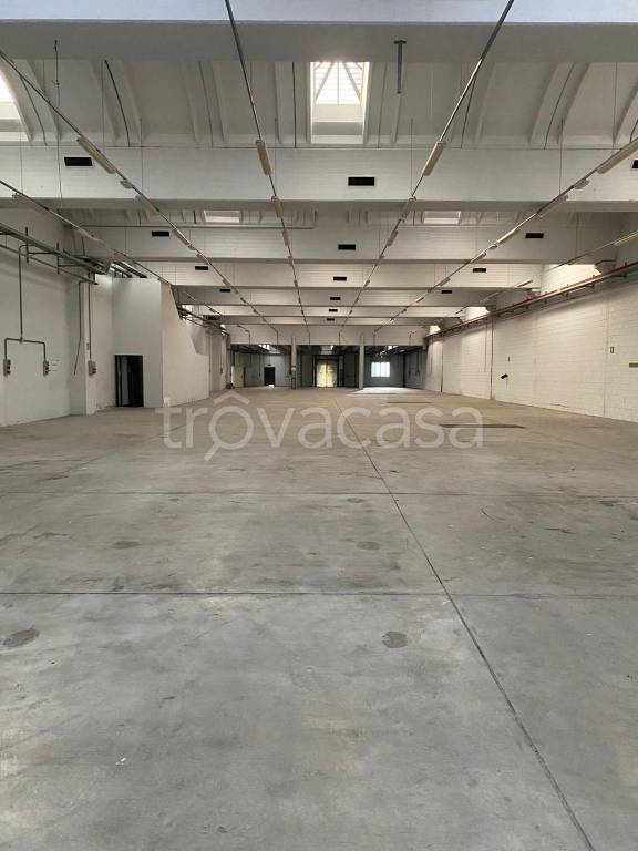 negozio in affitto a Cinisello Balsamo in zona Robecco