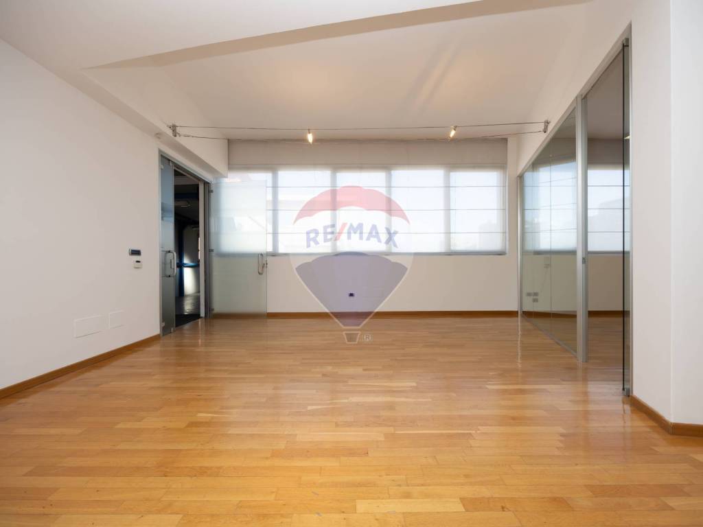 ufficio in affitto a Cinisello Balsamo in zona Robecco