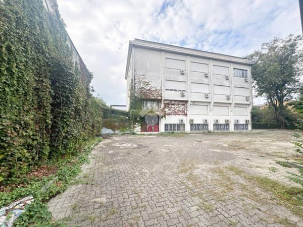 ufficio in affitto a Cinisello Balsamo in zona Robecco