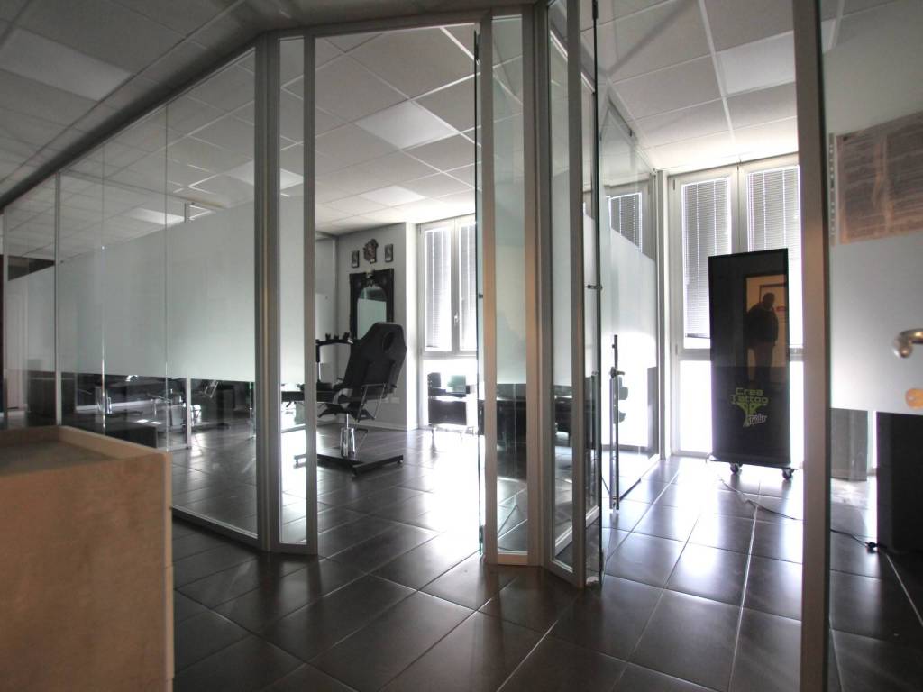 negozio in affitto a Cinisello Balsamo in zona Robecco