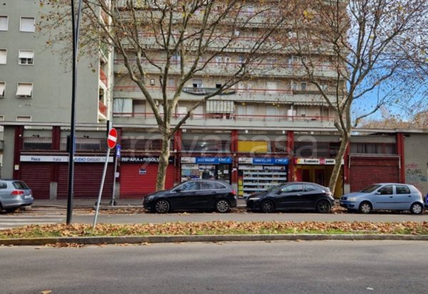 negozio in affitto a Cinisello Balsamo