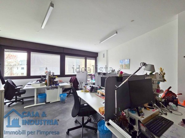 ufficio in affitto a Cinisello Balsamo in zona Crocetta