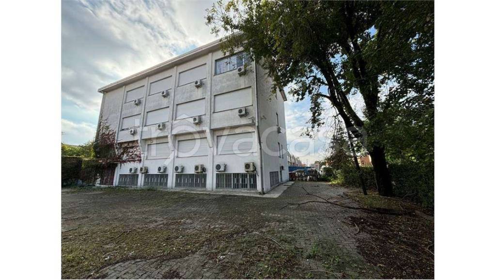 ufficio in affitto a Cinisello Balsamo in zona Casignolo