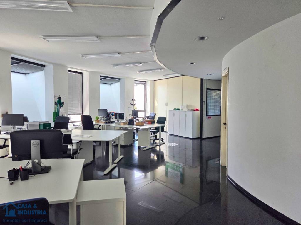 ufficio in affitto a Cinisello Balsamo in zona Robecco