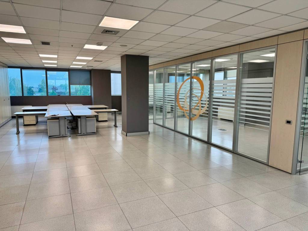 ufficio in affitto a Cinisello Balsamo in zona Robecco