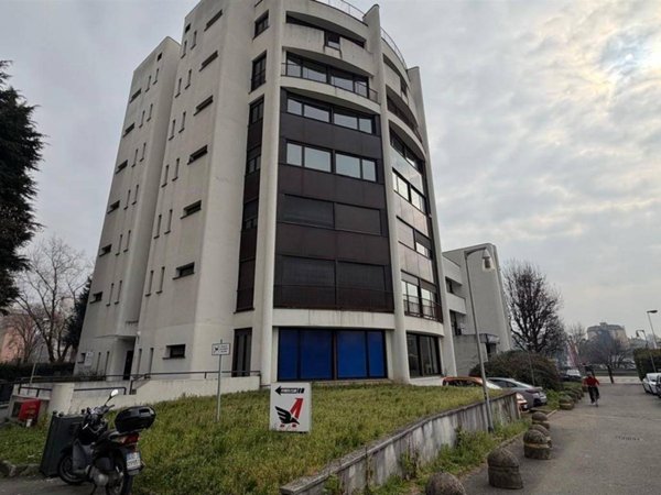 ufficio in affitto a Cinisello Balsamo in zona Robecco
