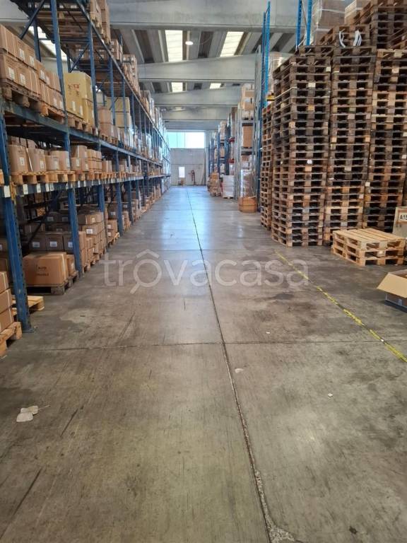 locale commerciale in affitto a Cisliano
