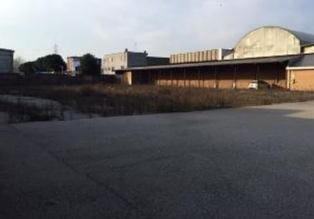 locale di sgombero in affitto a Cologno Monzese