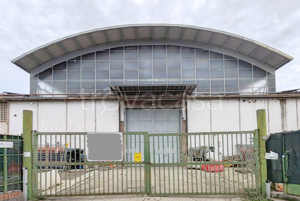 locale commerciale in affitto a Cologno Monzese