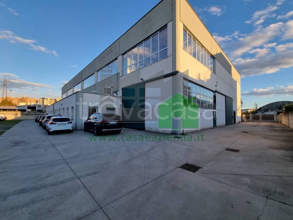 locale commerciale in affitto a Cologno Monzese in zona San Maurizio al Lambro
