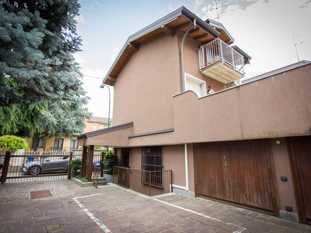 ufficio in affitto a Cologno Monzese in zona San Maurizio al Lambro