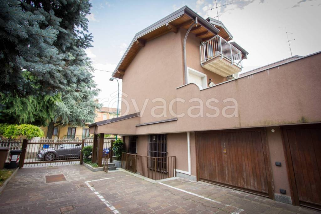 appartamento in affitto a Cologno Monzese in zona San Maurizio al Lambro