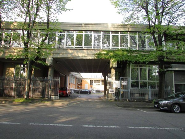 locale commerciale in affitto a Cologno Monzese