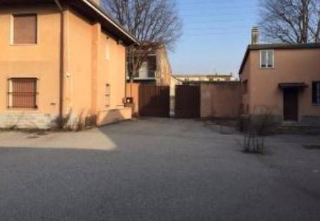 locale di sgombero in affitto a Cologno Monzese