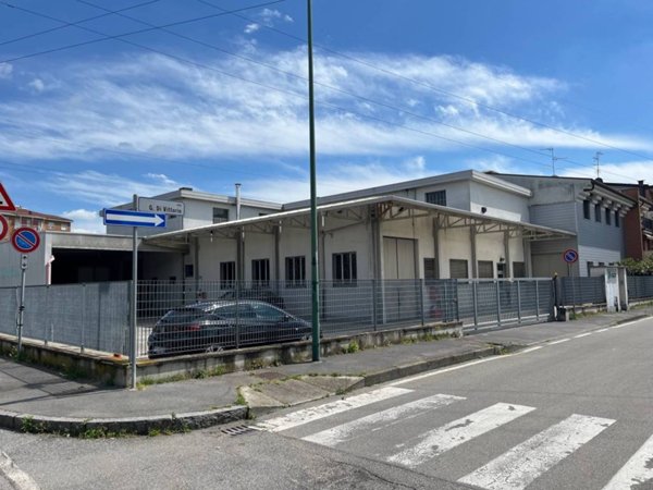 locale commerciale in affitto a Cologno Monzese in zona San Maurizio al Lambro