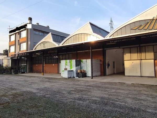 locale commerciale in affitto a Cologno Monzese in zona San Maurizio al Lambro