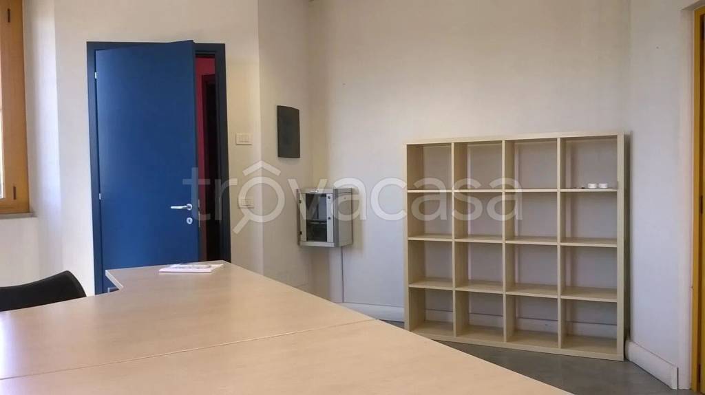 ufficio in affitto a Cologno Monzese
