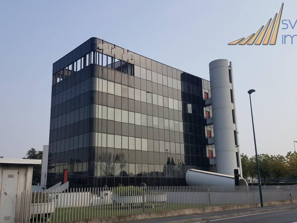 ufficio in affitto a Cologno Monzese
