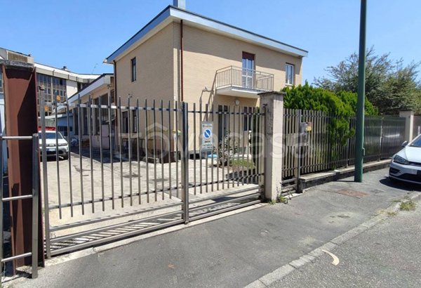 locale commerciale in affitto a Cologno Monzese
