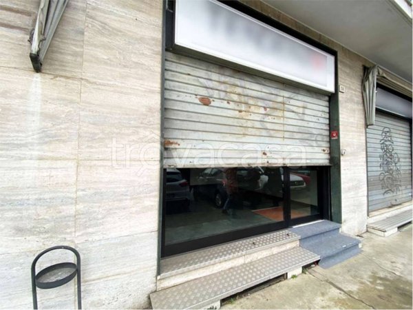 negozio in affitto a Cologno Monzese
