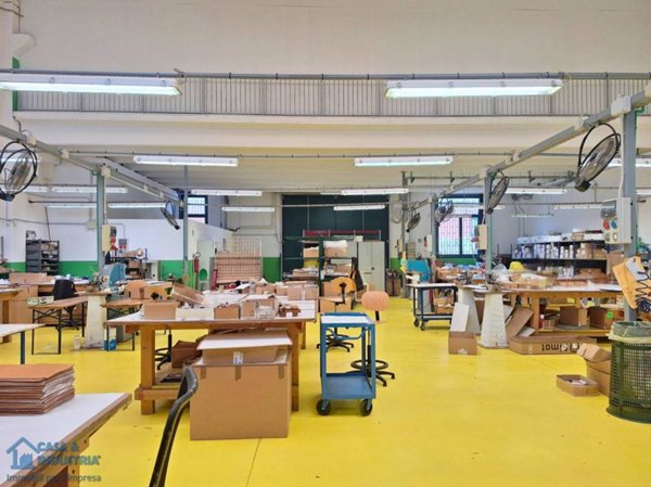 locale commerciale in affitto a Cologno Monzese in zona San Maurizio al Lambro
