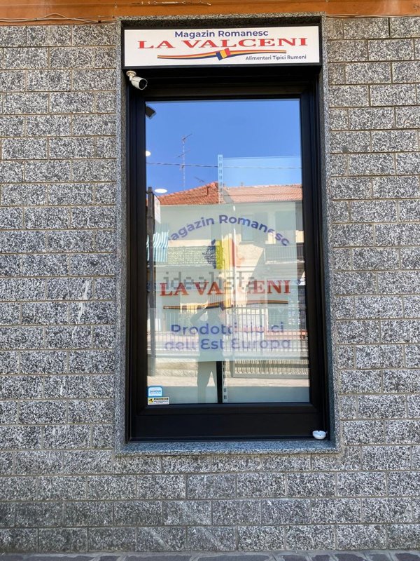 negozio in affitto a Cologno Monzese