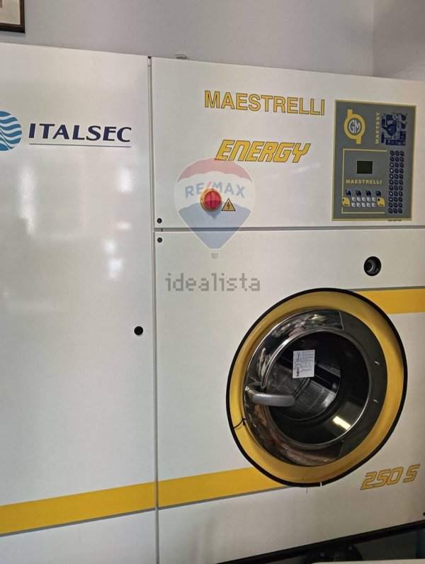 negozio in affitto a Cologno Monzese