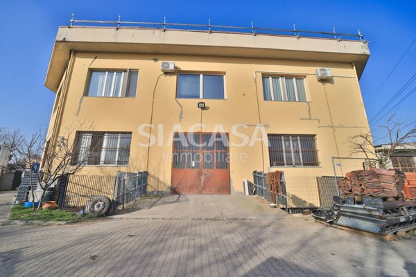 locale di sgombero in affitto a Cologno Monzese