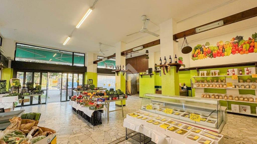 negozio in affitto a Cologno Monzese