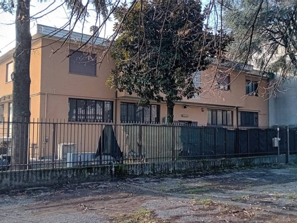 ufficio in affitto a Cologno Monzese in zona San Maurizio al Lambro