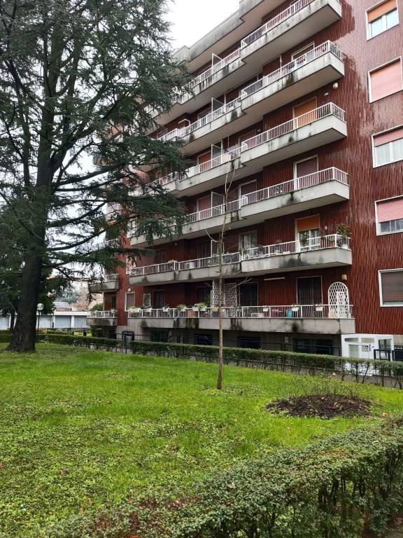 appartamento in affitto a Cologno Monzese in zona San Maurizio al Lambro