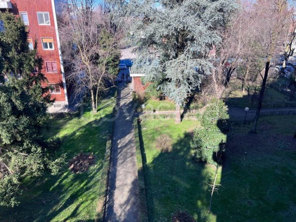 appartamento in affitto a Cologno Monzese in zona San Maurizio al Lambro