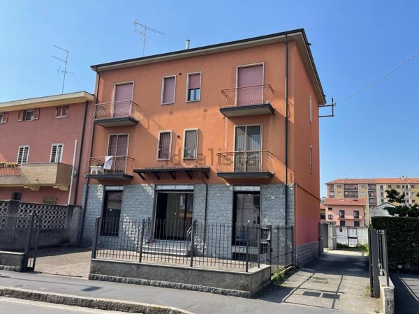 negozio in affitto a Cologno Monzese