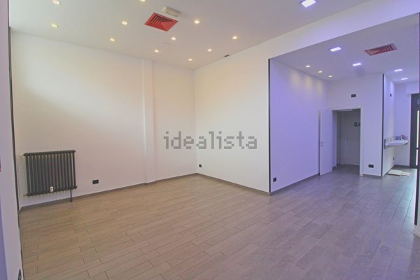locale commerciale in affitto a Cologno Monzese
