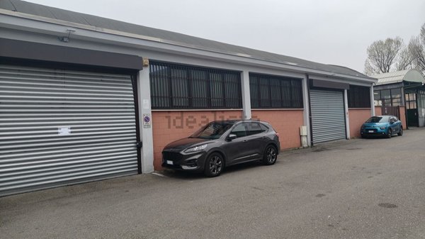 capannone in affitto a Cologno Monzese