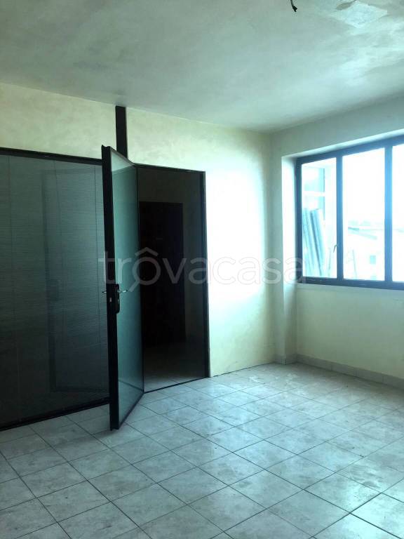 ufficio in affitto a Cologno Monzese in zona San Maurizio al Lambro