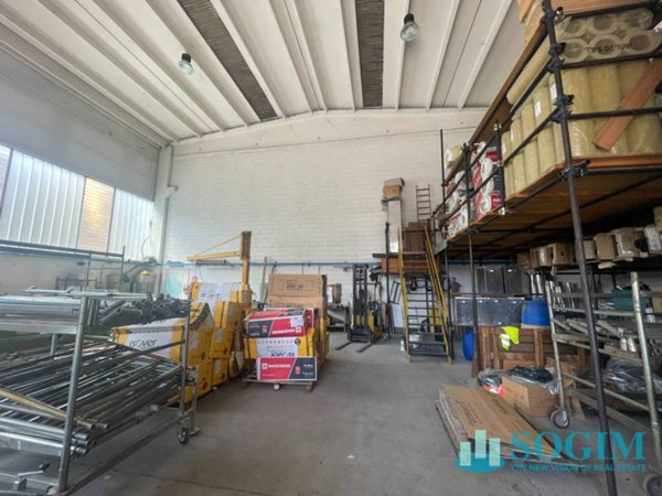 ufficio in affitto a Cologno Monzese in zona San Maurizio al Lambro